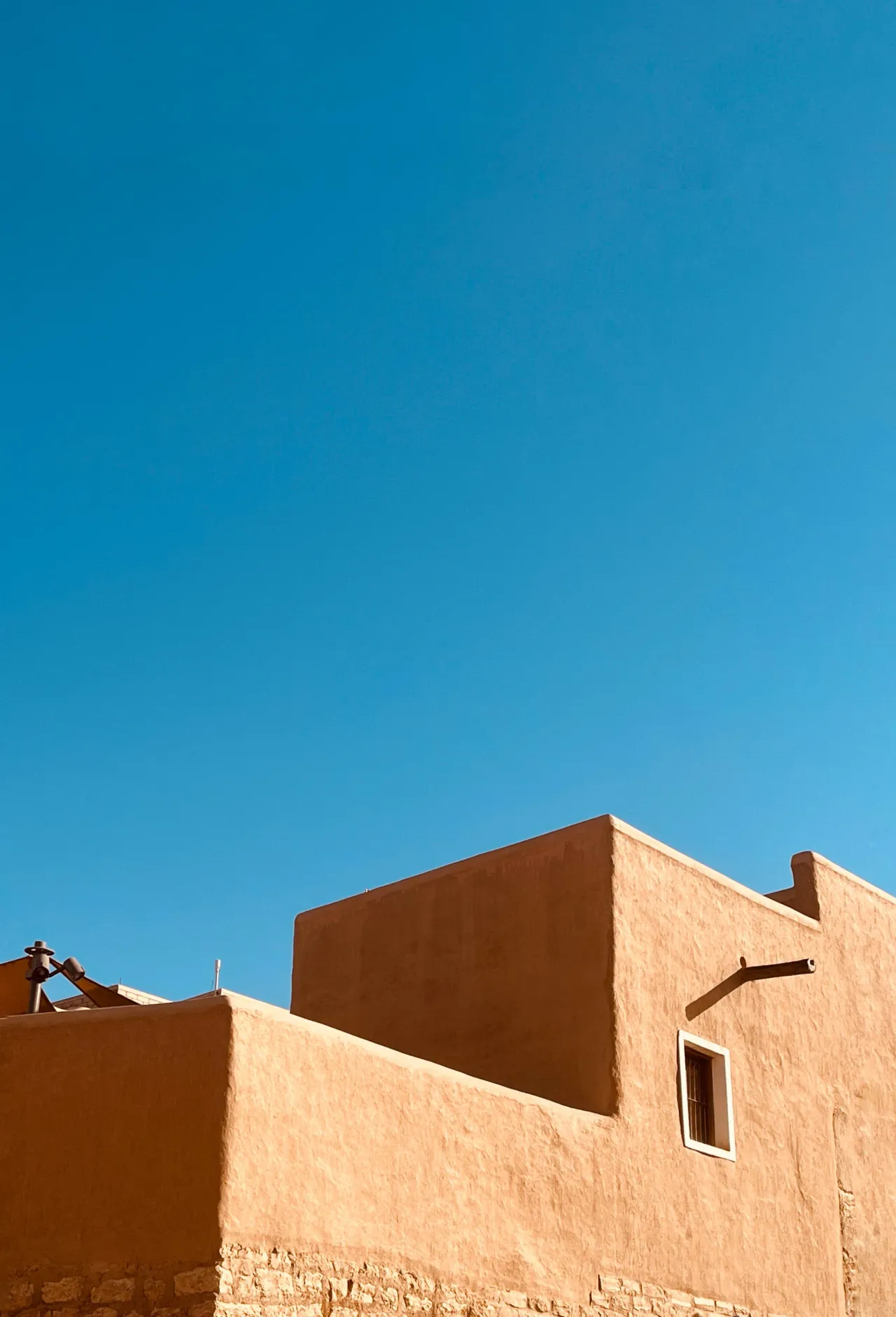 Earthen walls and rooflines